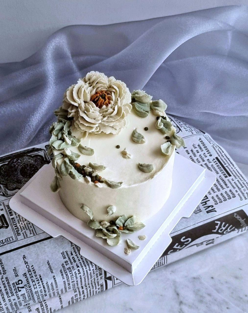 Работы учениц. Аникина Юлия / Кремовая флористика в корейской технике