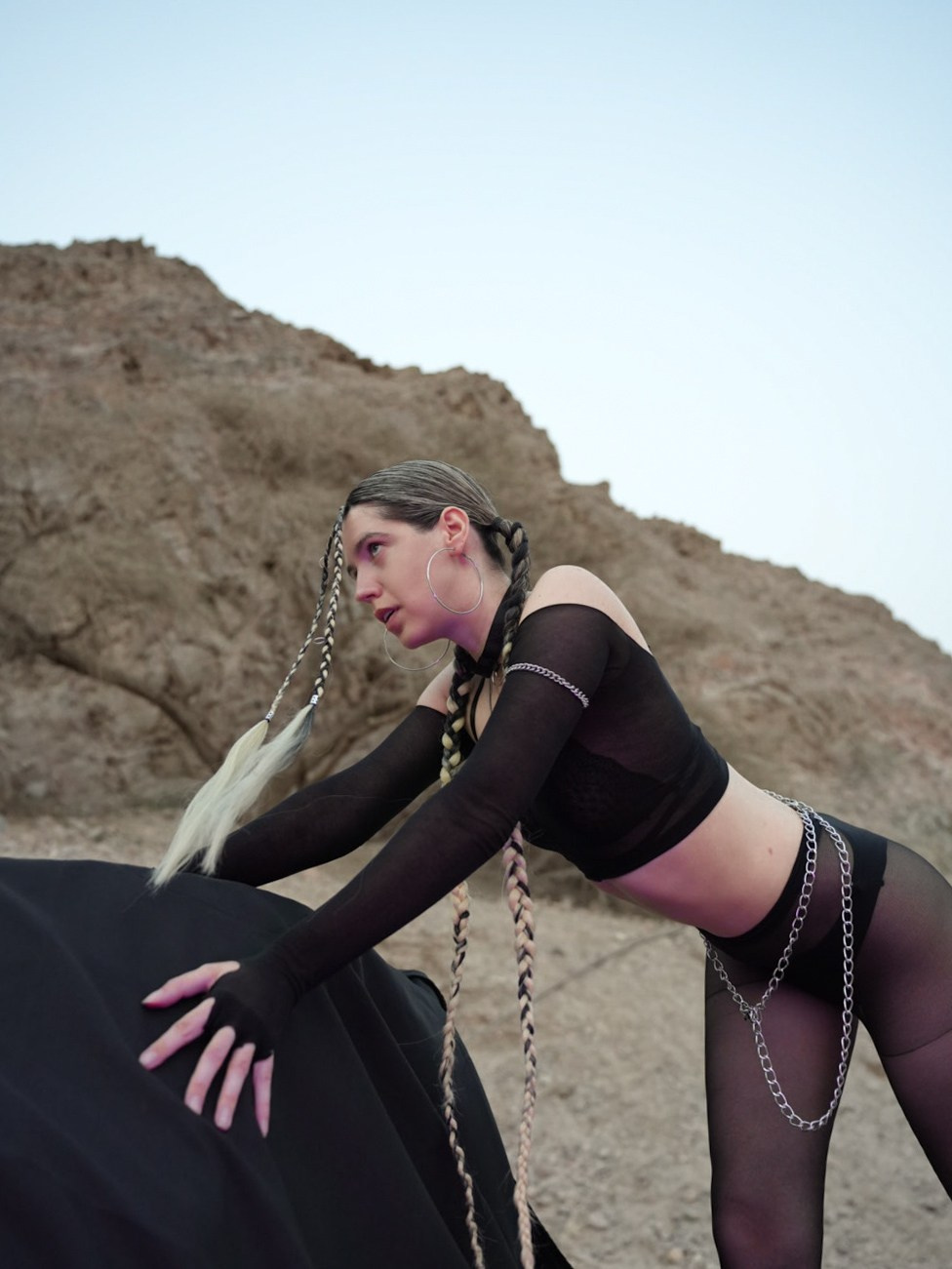 Персональная съемка в пустыне/ Tamar Desert Artpiece, Israel. Фотограф Полина Гольдис