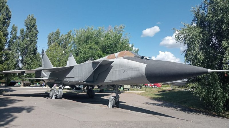 парк Победы, истребитель, техника, Саратов
