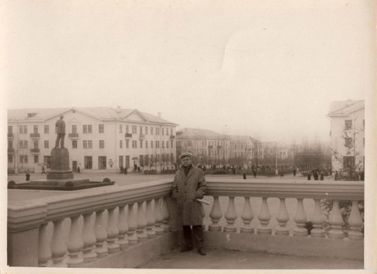 Площадь Ленина. Фотоальбом истории города Лермонтов