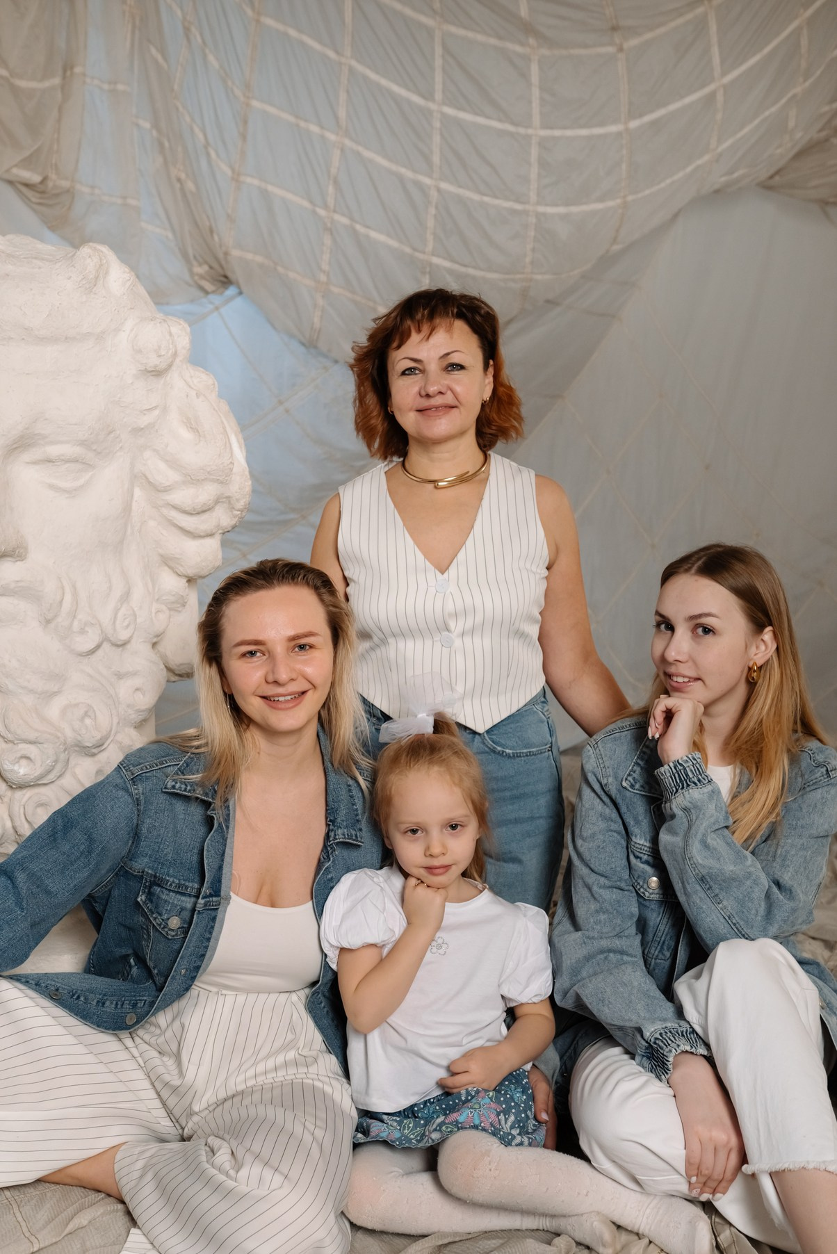 Семейная фотосессия в студии. Свадебный и семейный фотограф в Санкт-Петербурге (Спб) Елена Худякова