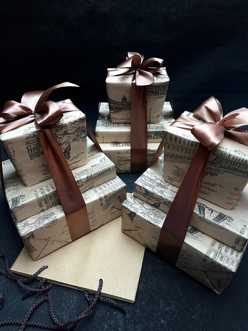 «Петербургскому учителю». Студия подарочных наборов «Владия»