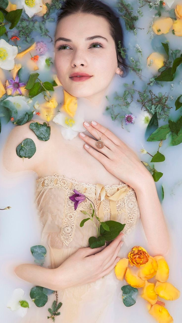 Фотосессия в ванной с молоком. Фотограф Александр Стрельченко Псков