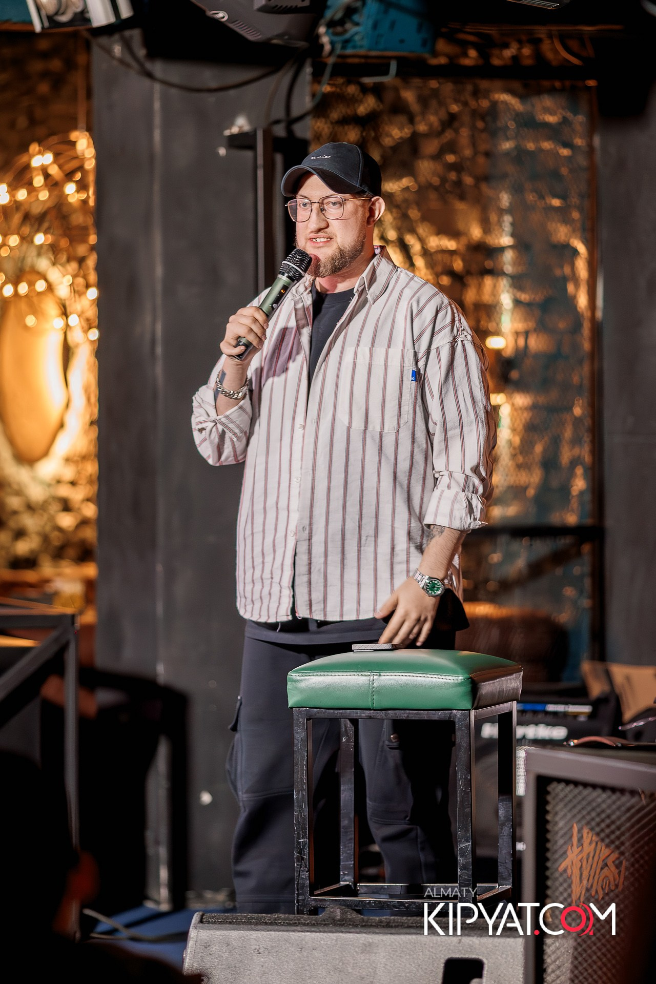 СОЛЬНЫЙ СТЕНДАП КОНЦЕРТ АЛЕКСАНДРА МЕРКУЛЬ. КИПЯТКОМ АЛМАТЫ!