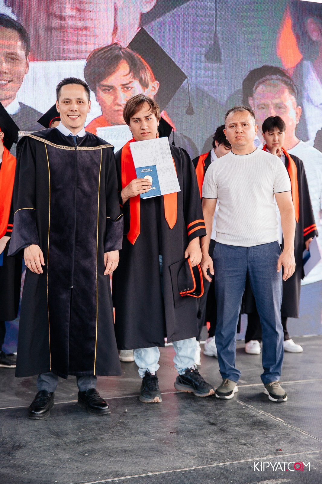 ВРУЧЕНИЕ ДИПЛОМОВ — НАРХОЗ КОЛЛЕДЖ. Part 3. КИПЯТКОМ АЛМАТЫ!