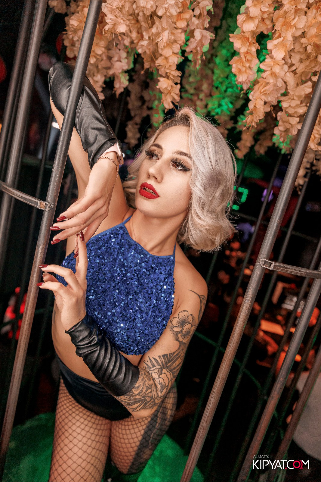 UYAT EMES BAR. КИПЯТКОМ АЛМАТЫ!