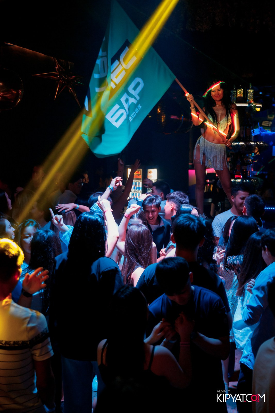 UYAT EMES BAR. КИПЯТКОМ АЛМАТЫ!