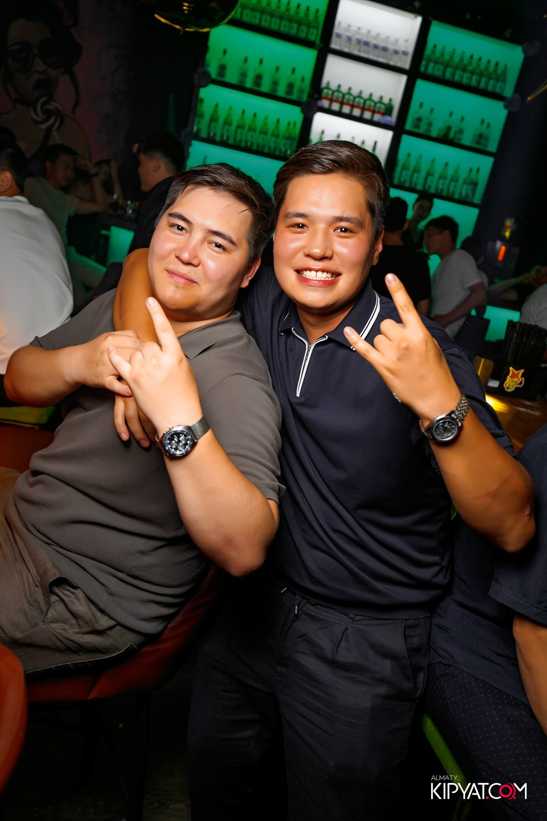 UYAT EMES BAR. КИПЯТКОМ АЛМАТЫ!