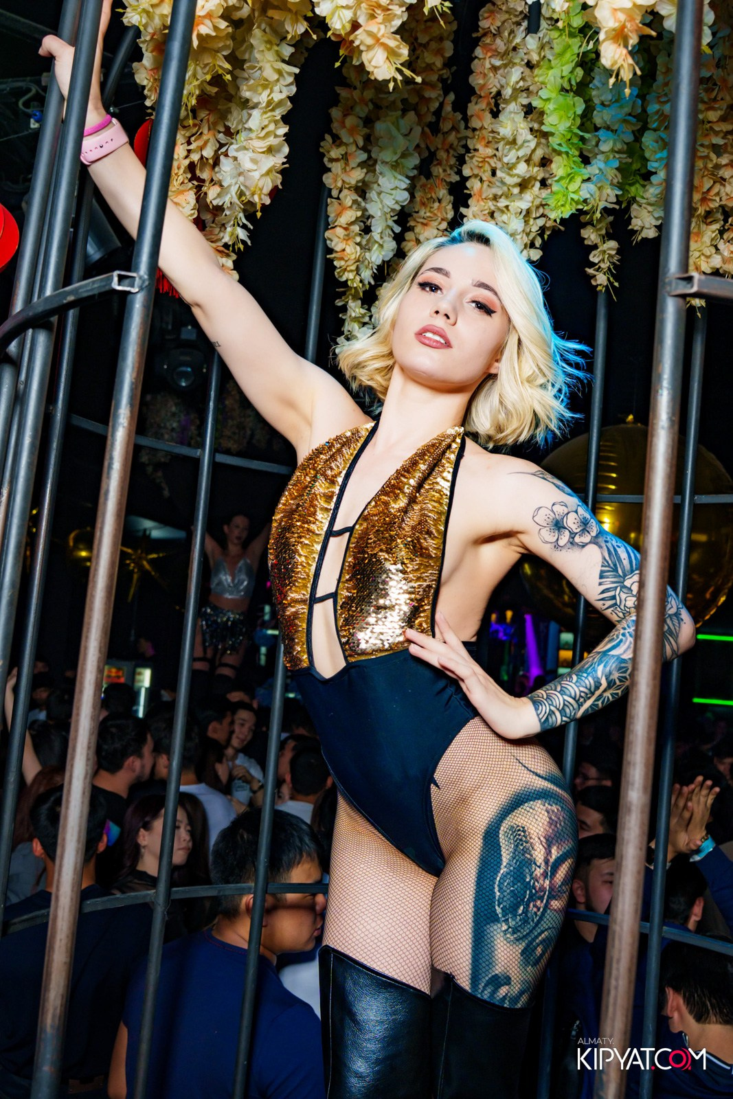 UYAT EMES BAR. КИПЯТКОМ АЛМАТЫ!