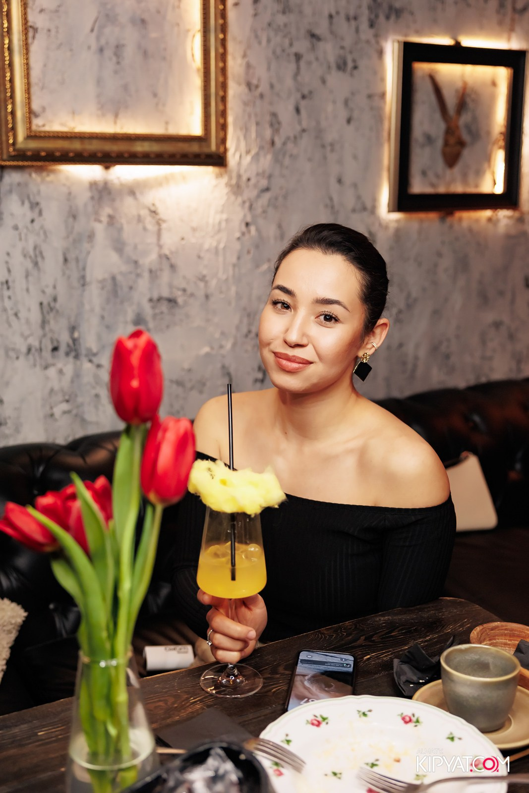 TANGIERS LOUNGE НА САТПАЕВА. КИПЯТКОМ АЛМАТЫ!