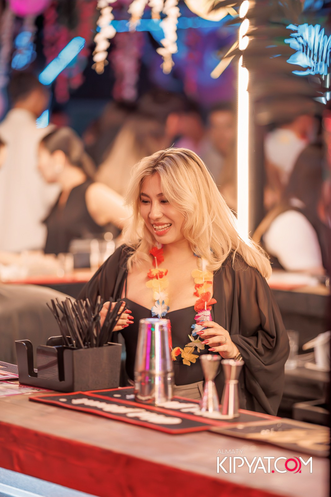 SKY BAR. КИПЯТКОМ АЛМАТЫ!