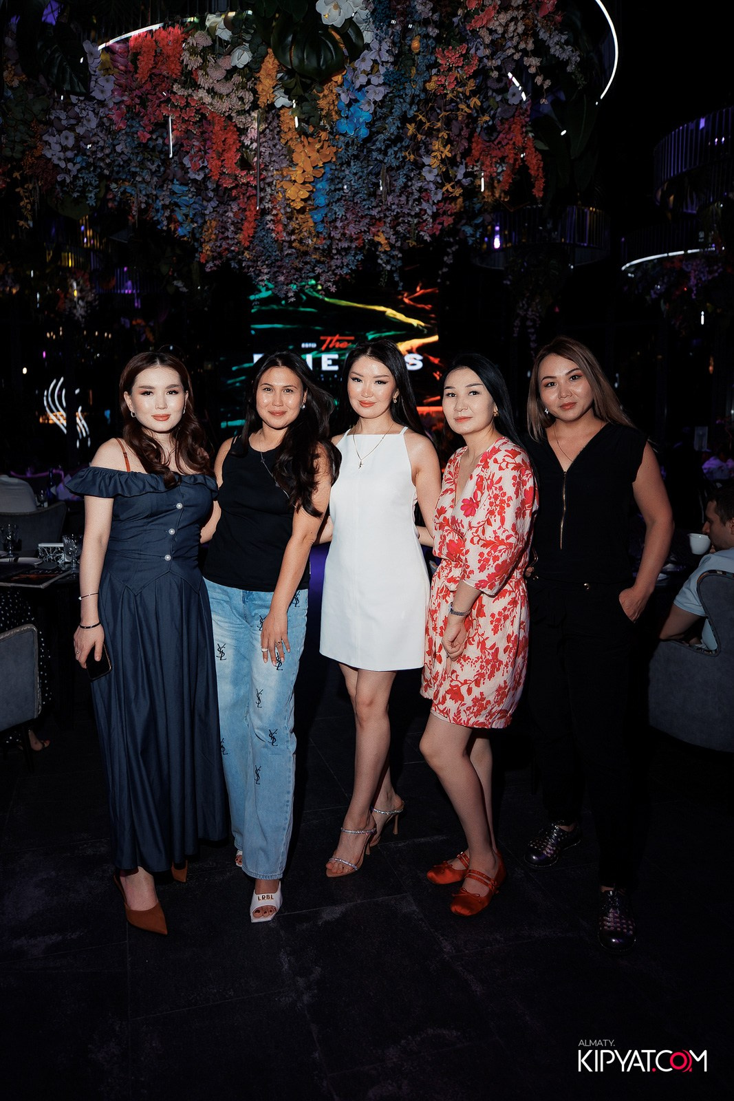 FRIENDS BAR & TERRACE. КИПЯТКОМ АЛМАТЫ!