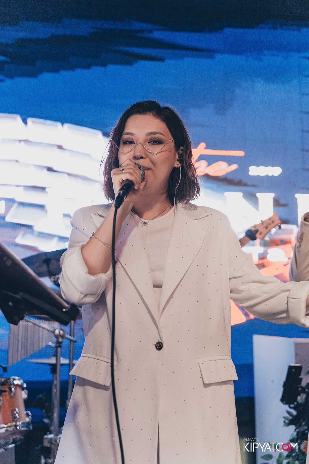 FRIENDS BAR & TERRACE. КИПЯТКОМ АЛМАТЫ!