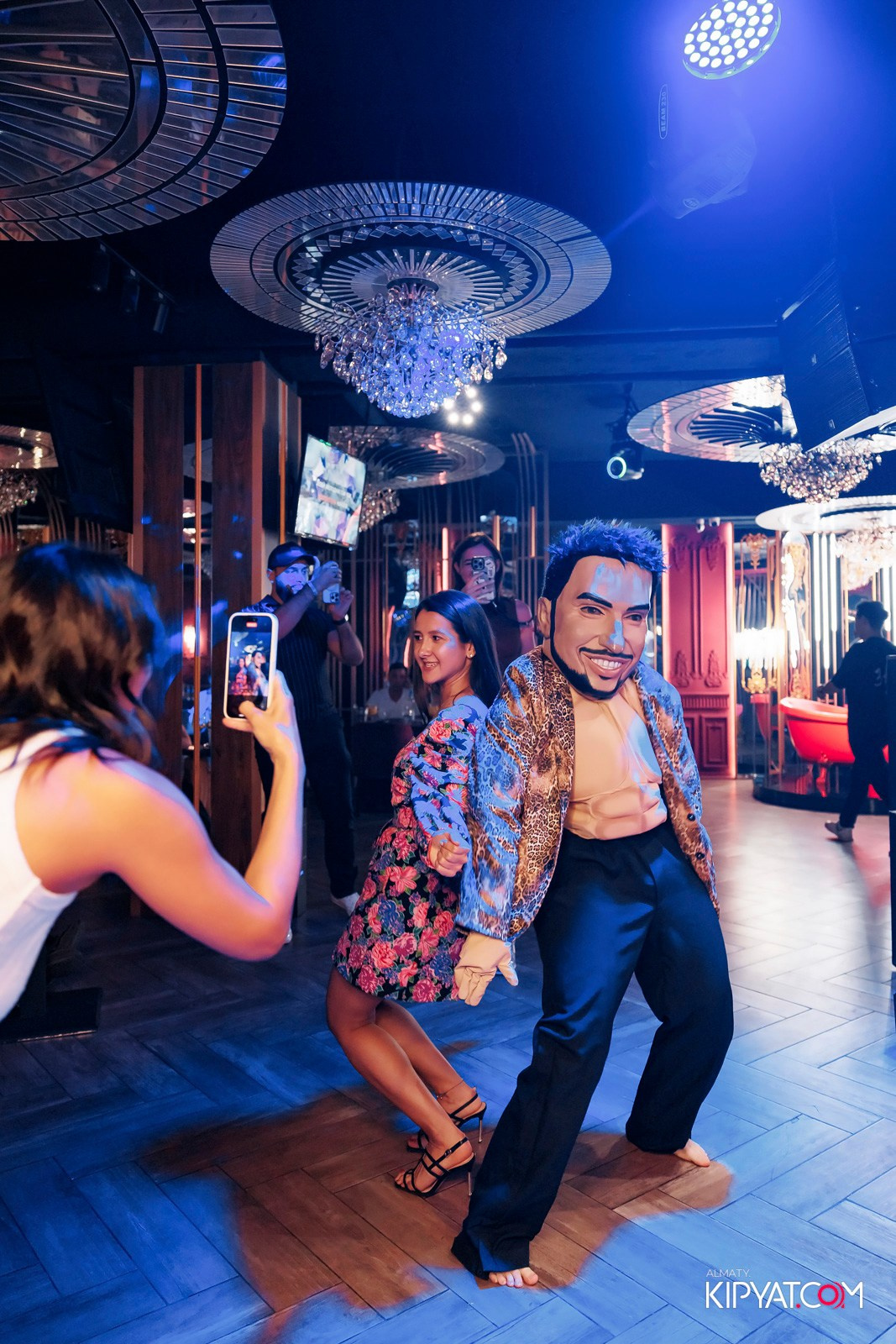 ЗАЯ, НА БИС. КИПЯТКОМ АЛМАТЫ!