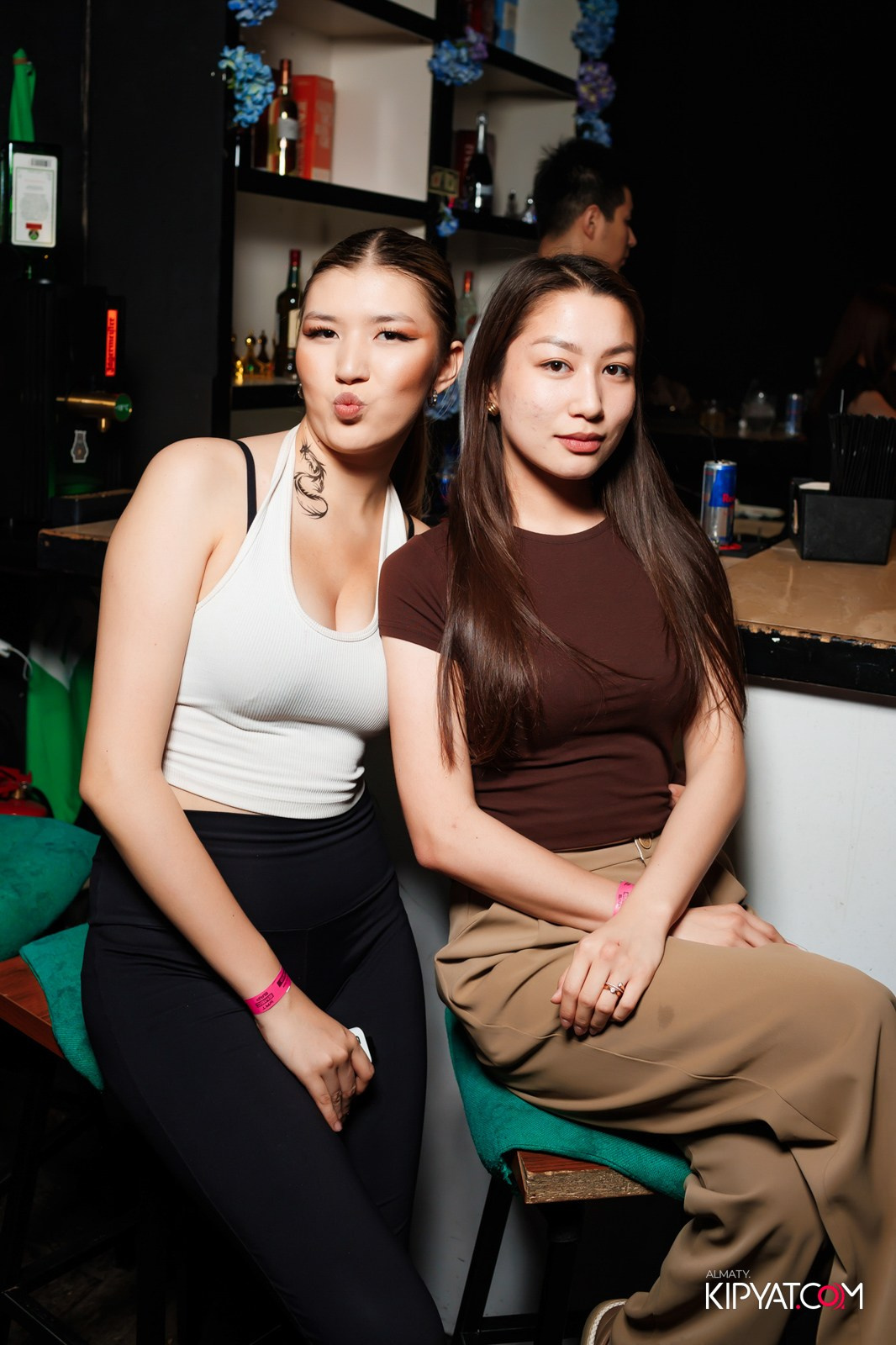 UYAT EMES BAR. КИПЯТКОМ АЛМАТЫ!