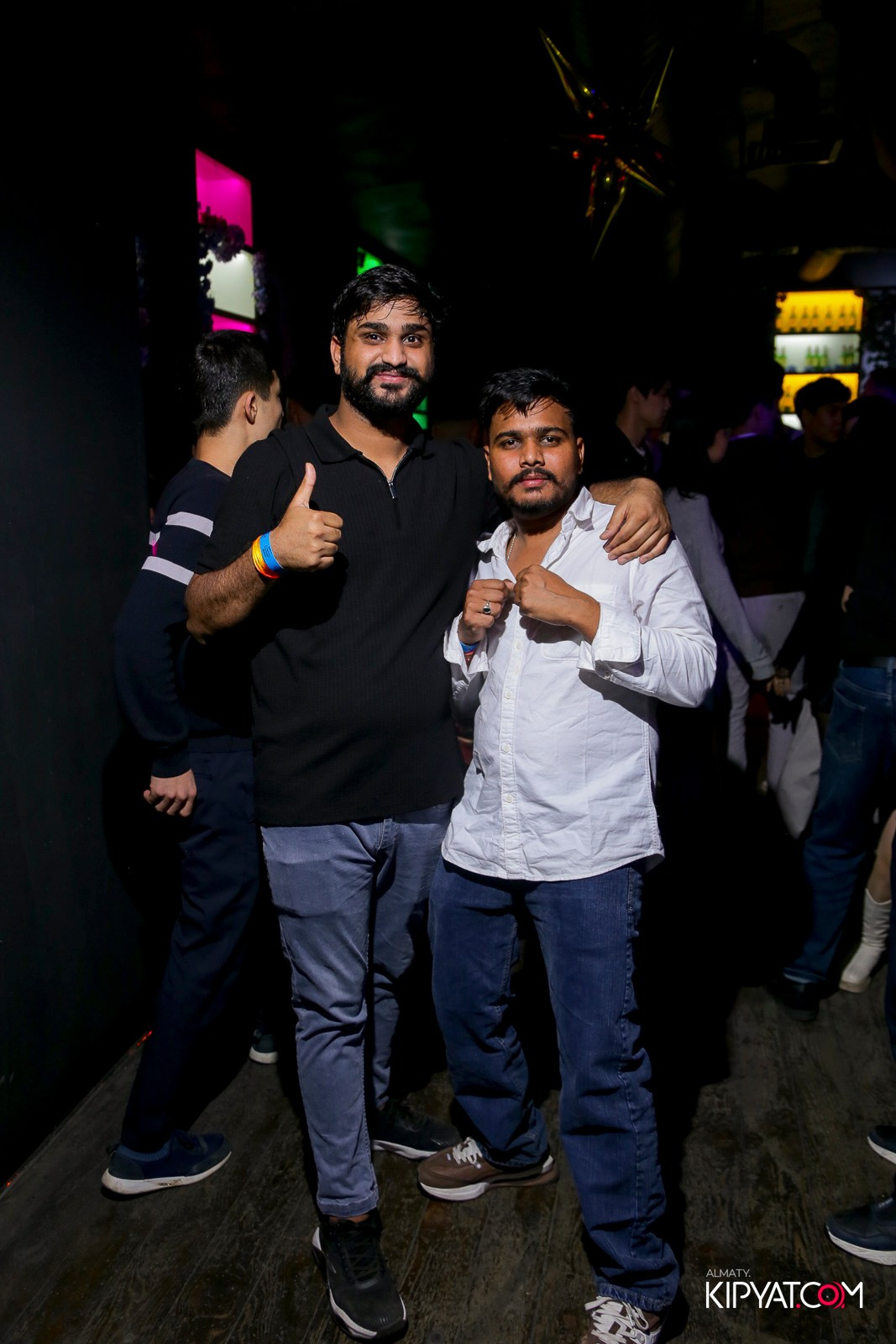 UYAT EMES BAR. КИПЯТКОМ АЛМАТЫ!