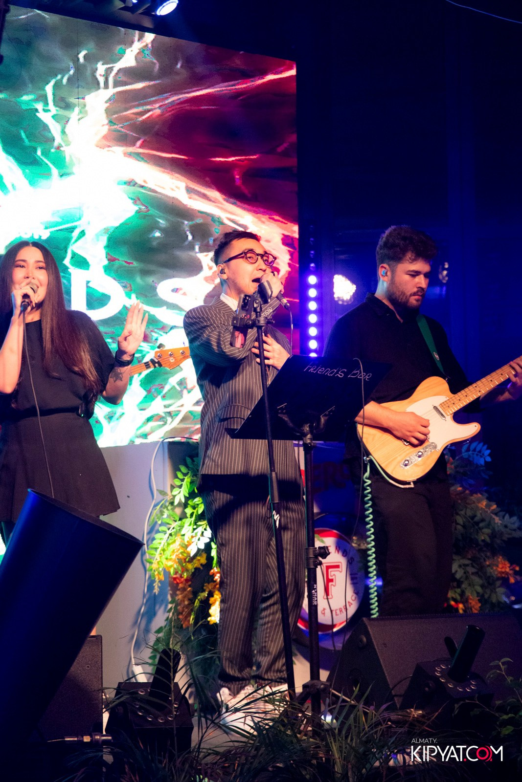 FRIENDS BAR & TERRACE. КИПЯТКОМ АЛМАТЫ! Фотосъемка мероприятий в Алматы