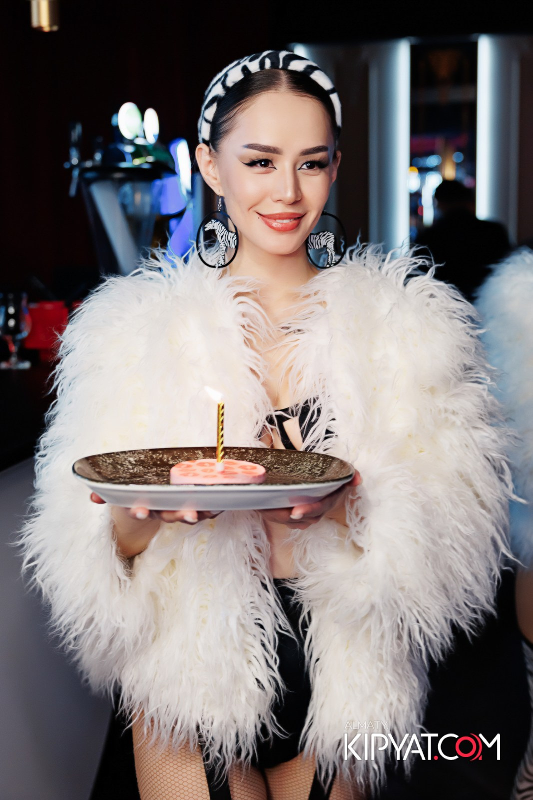 ЗАЯ, НА БИС. КИПЯТКОМ АЛМАТЫ!