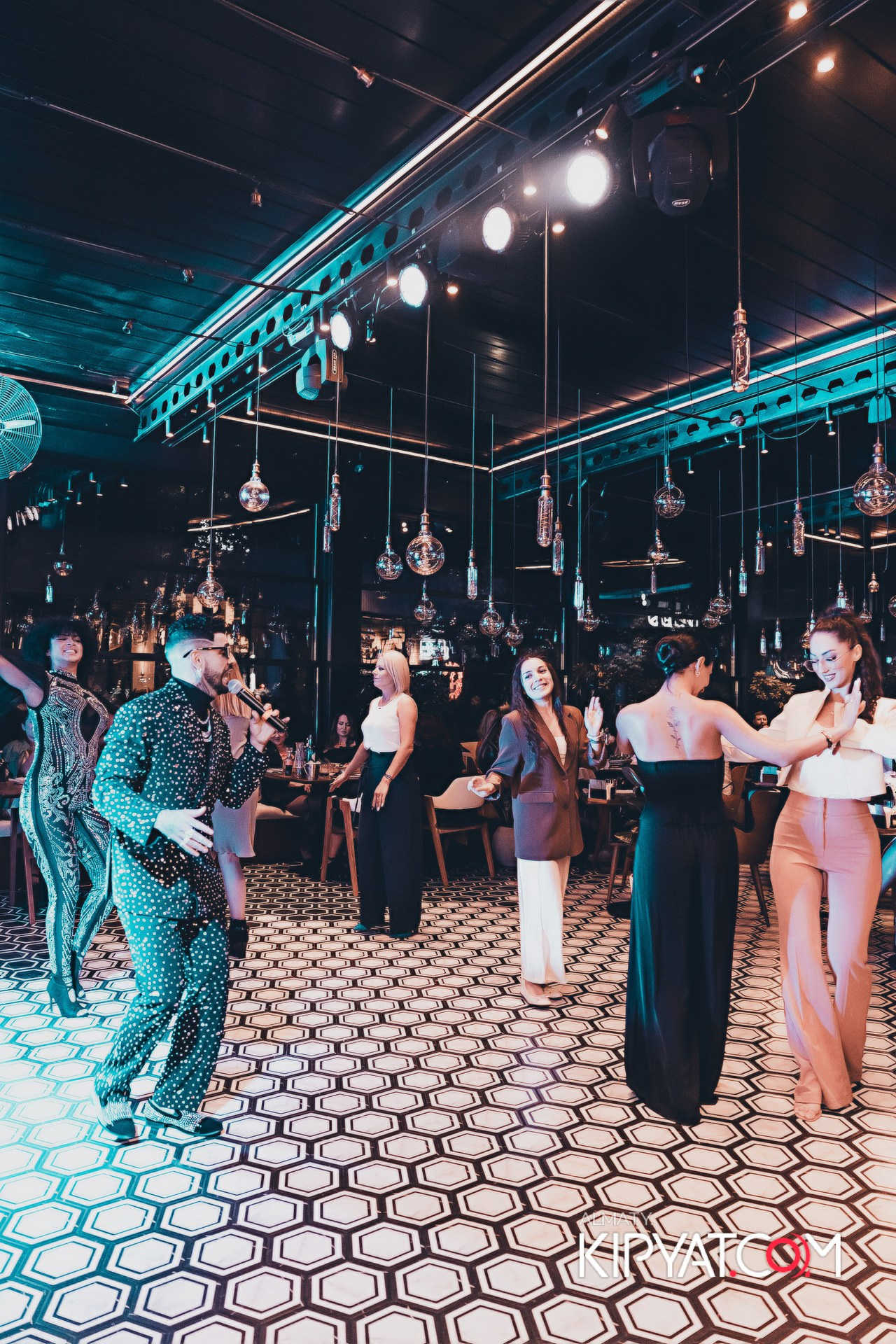 День рождения ресторана Noodles — 15 лет. КИПЯТКОМ АЛМАТЫ! Фотосъемка мероприятий в Алматы