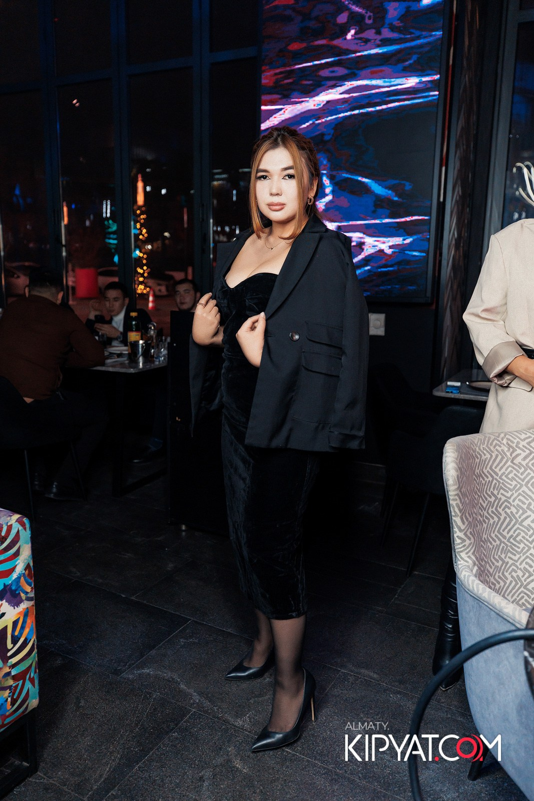 FRIENDS BAR & TERRACE. КИПЯТКОМ АЛМАТЫ!