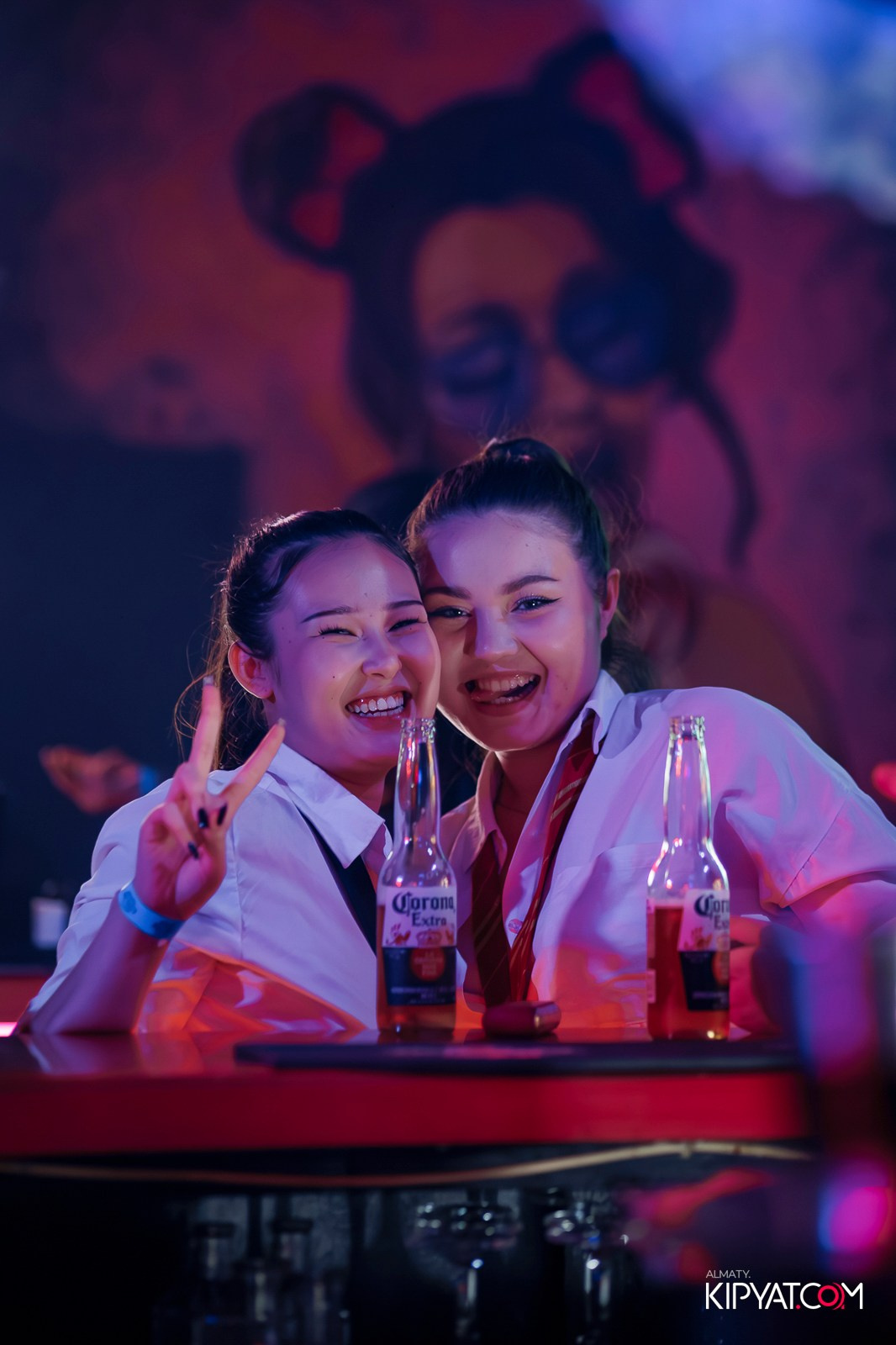 UYAT EMES BAR. КИПЯТКОМ АЛМАТЫ!