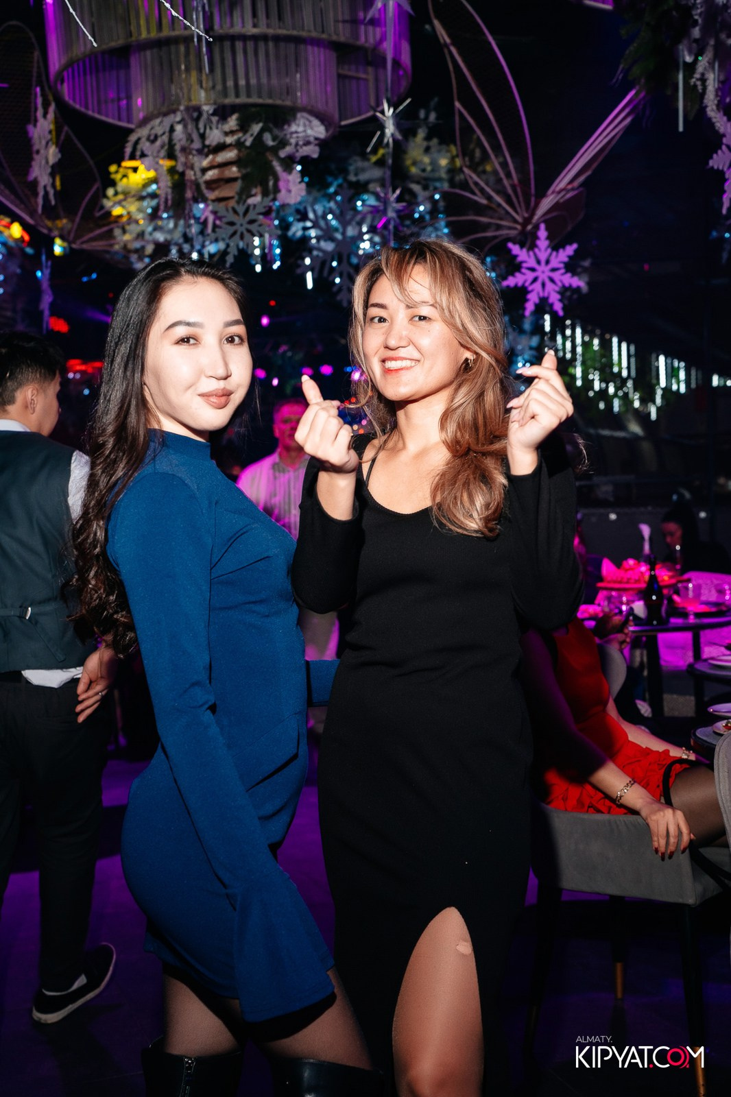 FRIENDS BAR & TERRACE. КИПЯТКОМ АЛМАТЫ!