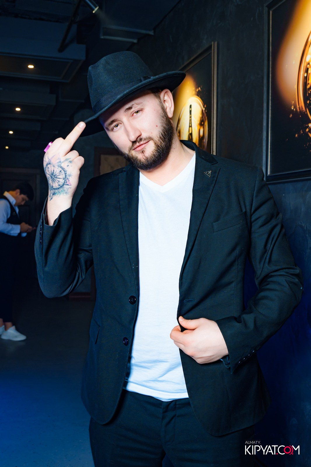 LAUREATE KARAOKE HALL. КИПЯТКОМ АЛМАТЫ!