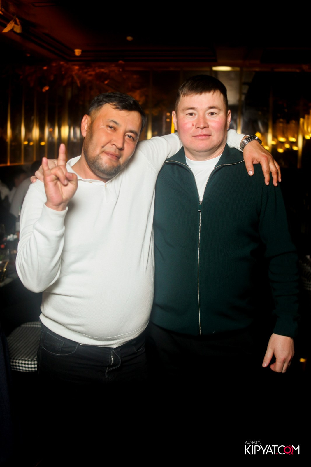 БАР ПАНАЕХАЛИ НА ДОСТЫК. КИПЯТКОМ АЛМАТЫ!