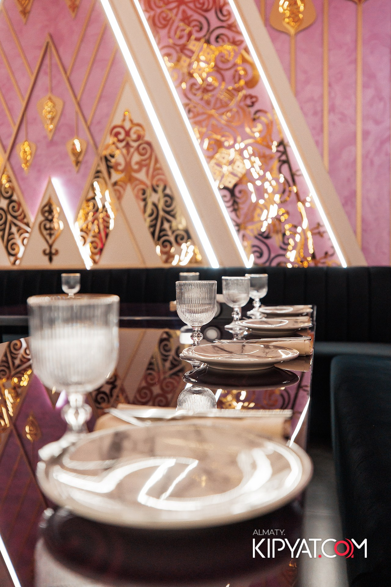 MOOD KARAOKE & TERRACE. КИПЯТКОМ АЛМАТЫ!