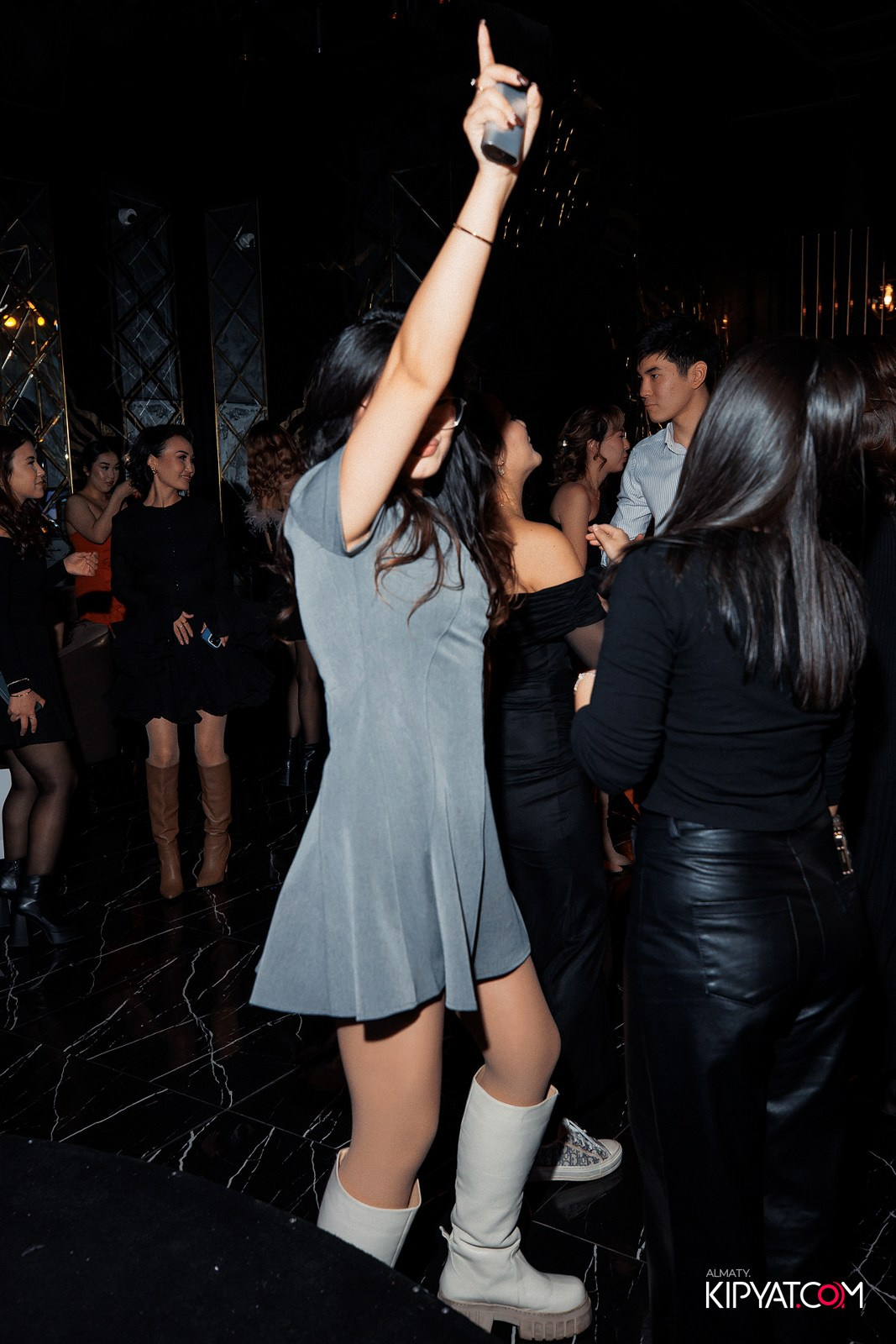 MOOD KARAOKE & TERRACE. КИПЯТКОМ АЛМАТЫ!