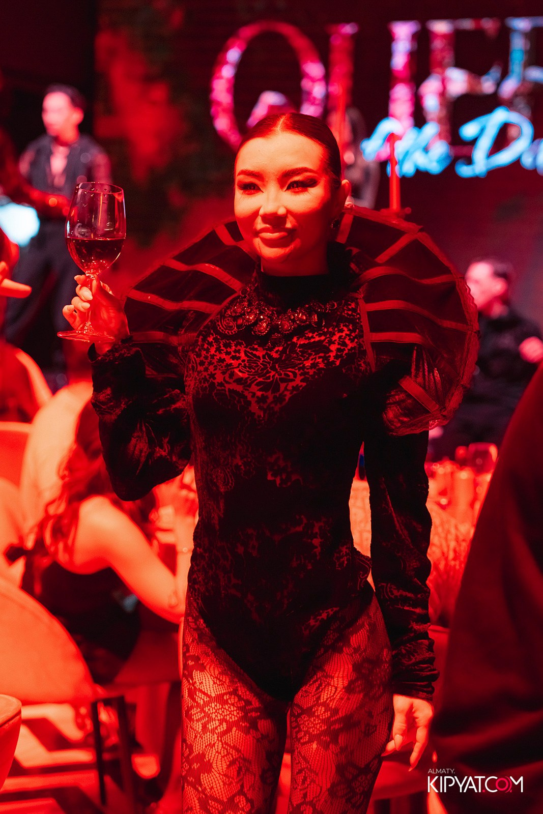 QUEEN. КИПЯТКОМ АЛМАТЫ!