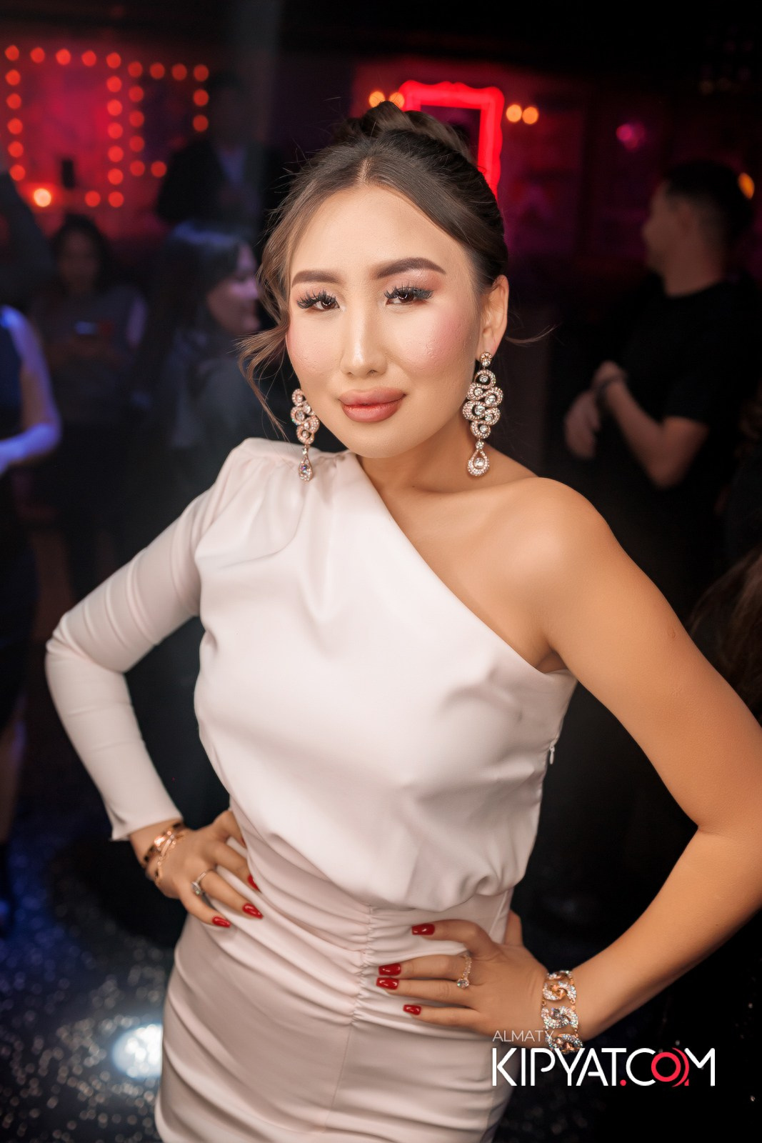 SANTA BARBARA — ПИТ ДЖЕЙСОН (ГР. ПРЕМЬЕР-МИНИСТР) И ИЛЬЯ ЗУДИН (ГР. ДИНАМИТ) НА ПРЕДНОВОГОДНЕЙ ВЕЧЕРИНКЕ. КИПЯТКОМ АЛМАТЫ!