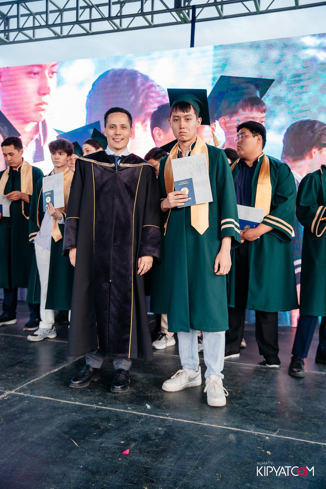 ВРУЧЕНИЕ ДИПЛОМОВ — НАРХОЗ КОЛЛЕДЖ. Part 4. КИПЯТКОМ АЛМАТЫ!