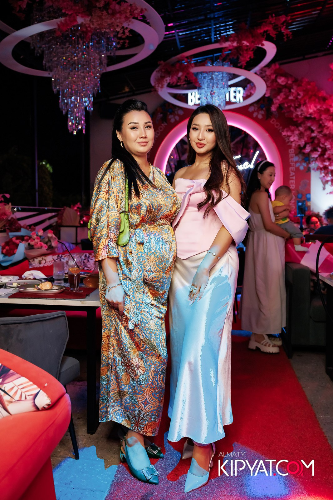 ЗАЯ, НА БИС. КИПЯТКОМ АЛМАТЫ!