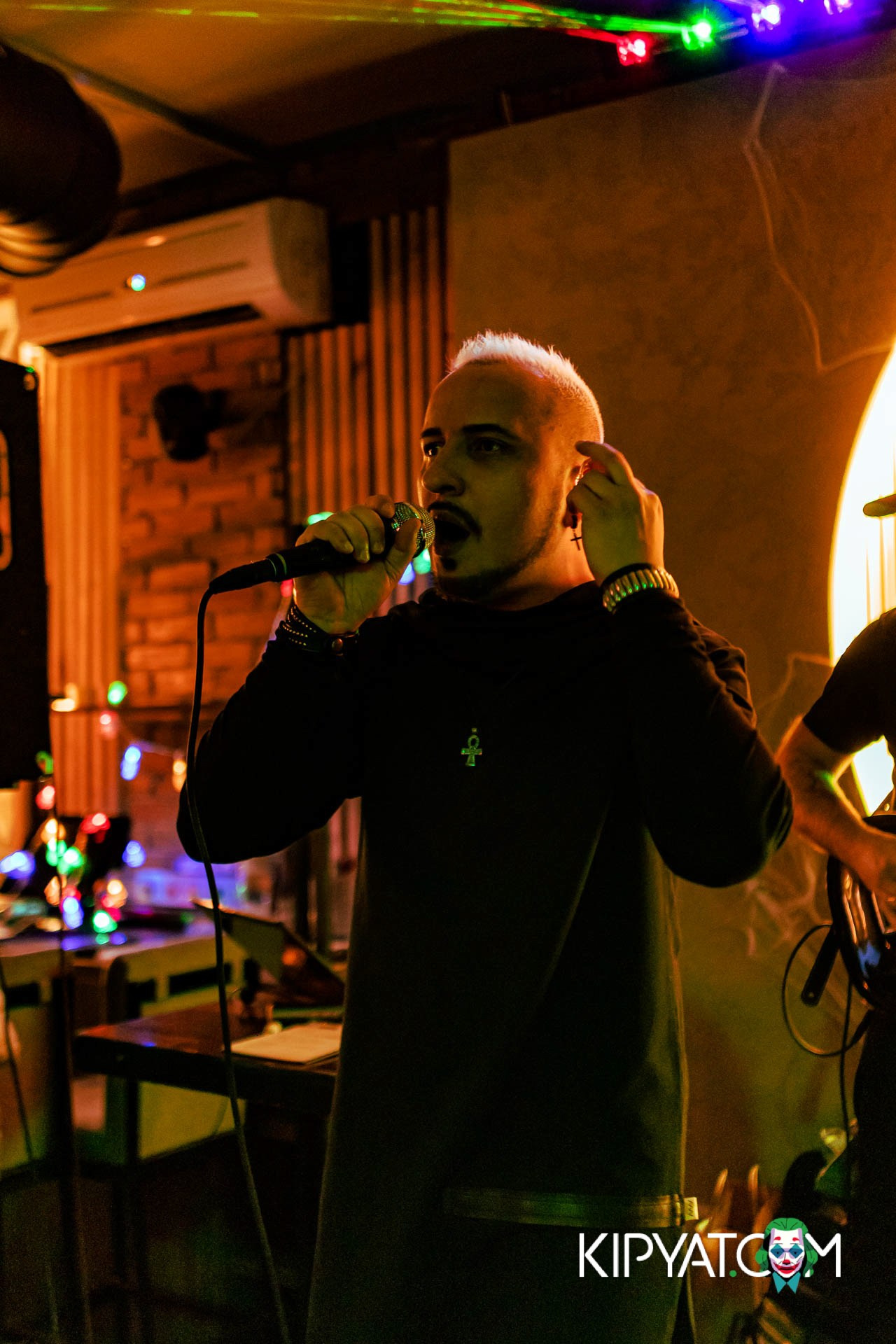 ПИНТА НА АУЭЗОВА. КИПЯТКОМ АЛМАТЫ!