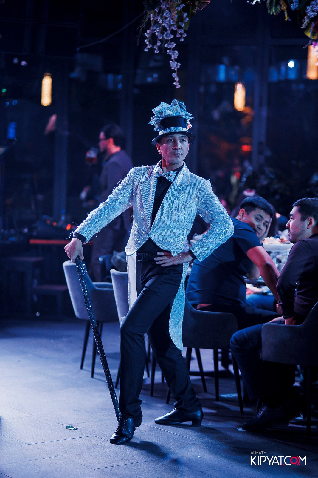 FRIENDS BAR & TERRACE. КИПЯТКОМ АЛМАТЫ!