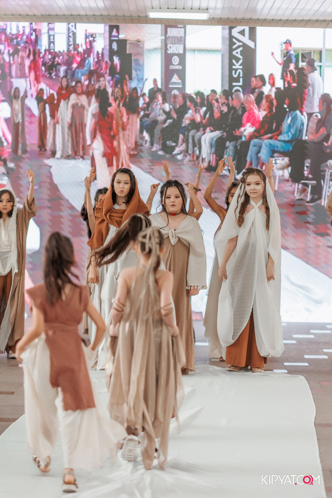 JUNIOR FASHION SHOW. КИПЯТКОМ АЛМАТЫ!