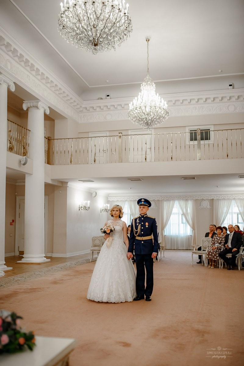 Свадебная фотосессия в ЗАГСе. Свадебный фотограф в Санкт-Петербурге Антон Владимиров