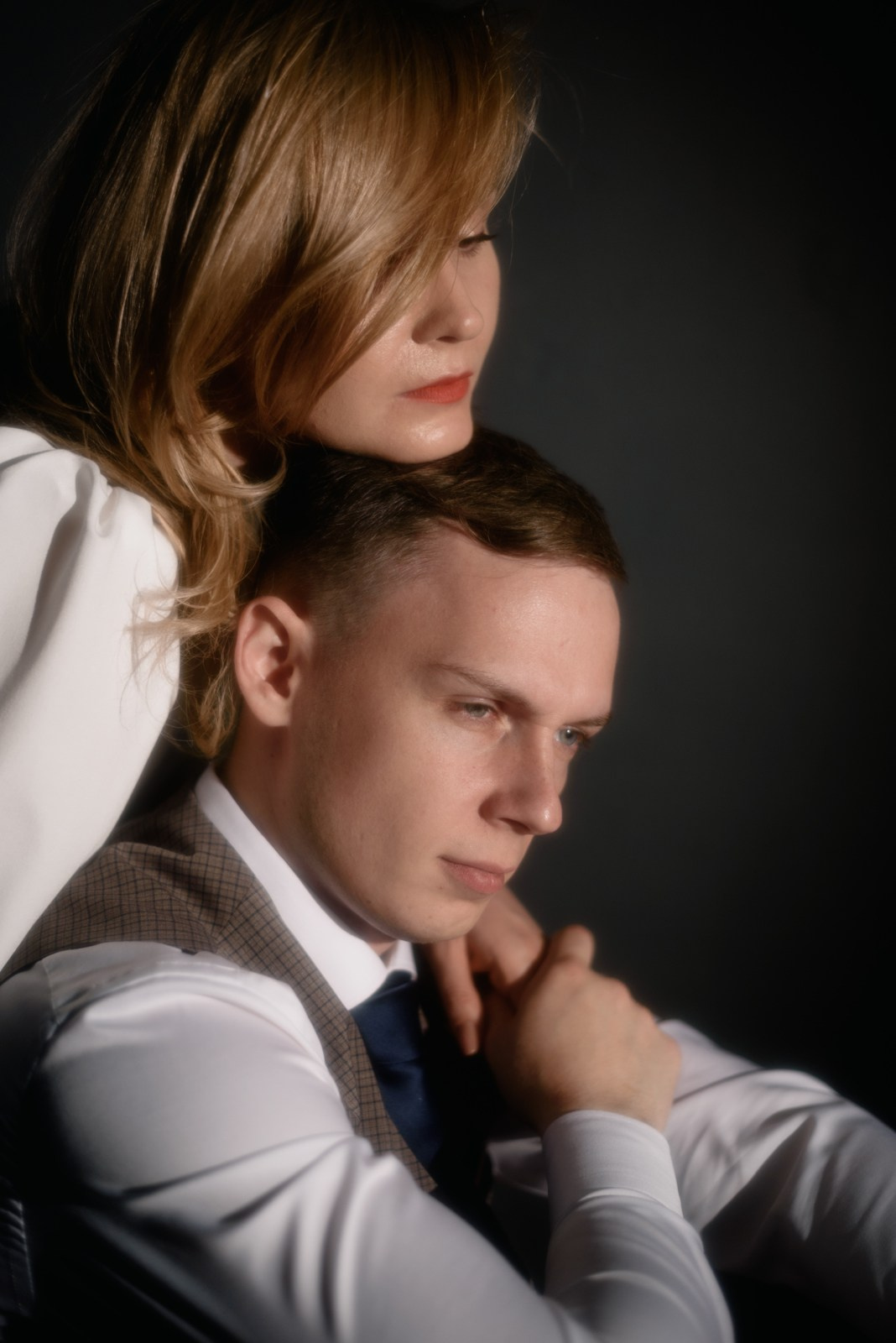 Свадебная фотосессия в стиле минимализм в Тюмени — Максим и Таня — Фотограф Дарья Мустафина. Фотограф Дарья Мустафина, Тюмень