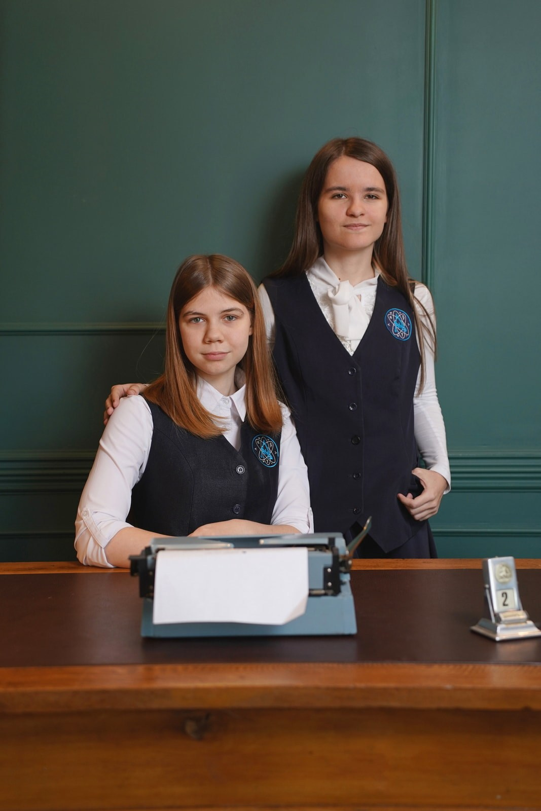 Выпускные альбомы Красноярск: фотосессия в Квартире Академика. СИГМА | Студия выпускных альбомов Красноярск