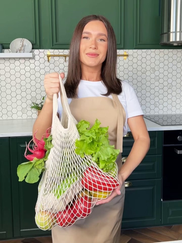 Видео в интерьере/с моделями. KED Production — продакшн из СПб. Создаём фото, видео и контент, который помогает брендам и селлерам продавать больше