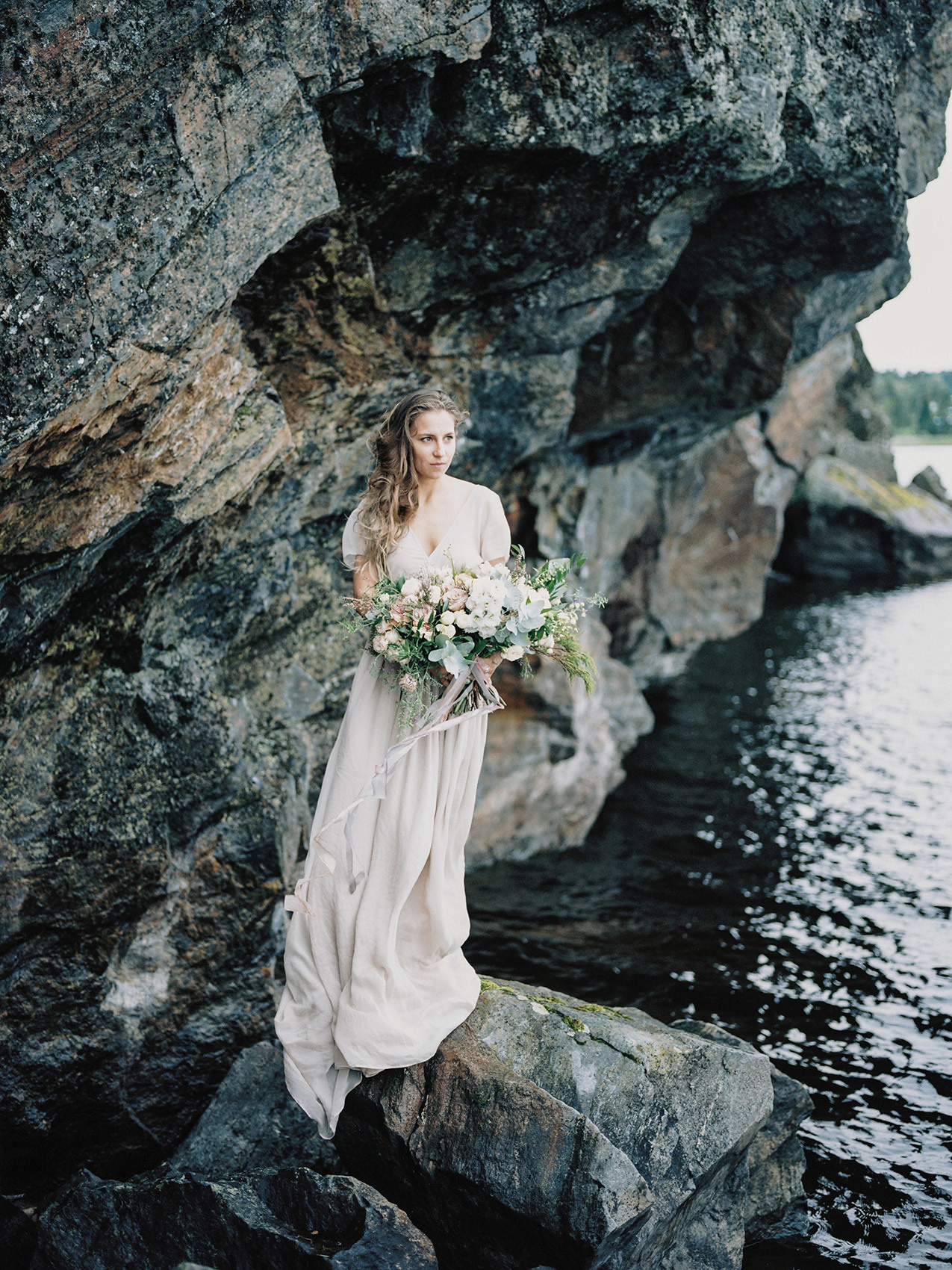 Wild clifs. Свадебный Fine Art фотограф в Санкт-Петербурге