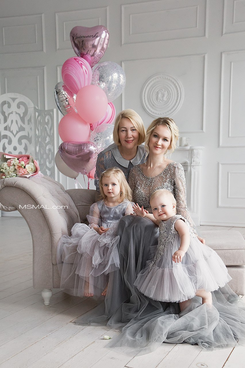 фотосессия дня рождения ребенка, фотосъемка в красивых платьях, фотосессия в фотостудии