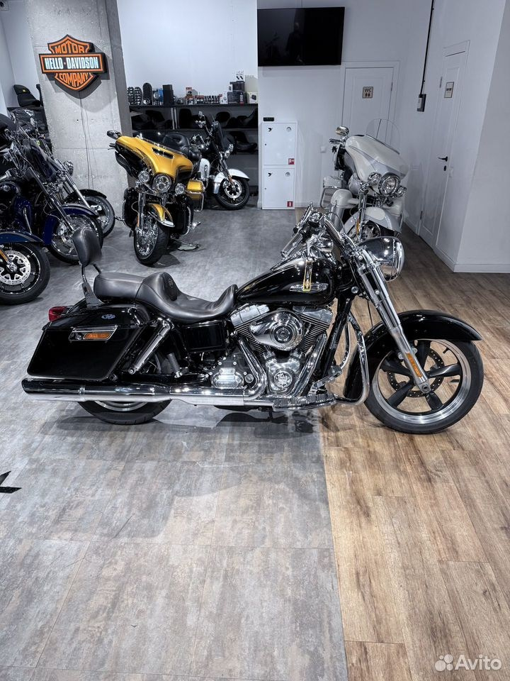 Купить Harley-Davidson 2012 HD Dyna Switchback (Vivid Black) (Softail/Dyna) — подробнее на сайте. Hello Davidson, Москва. Только хорошие мотоциклы…