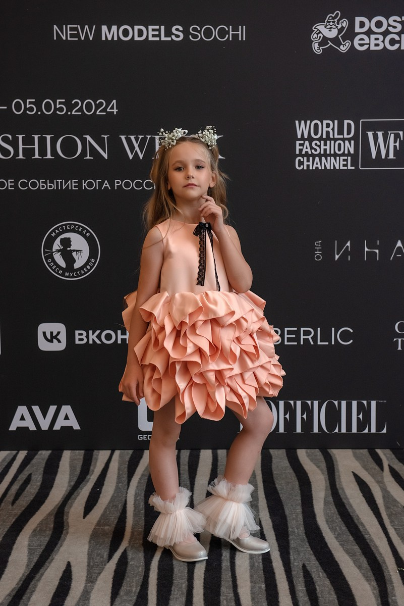 SochiFashionWeek2024 дизайнер Анохина. Семейный и коммерческий фотограф в Сочи Александр Бодунов