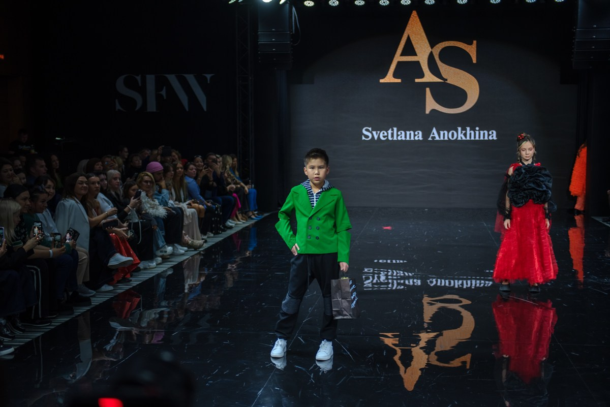 SochiFashionWeek2024 дизайнер Анохина Светлана. Семейный и коммерческий фотограф в Сочи Александр Бодунов
