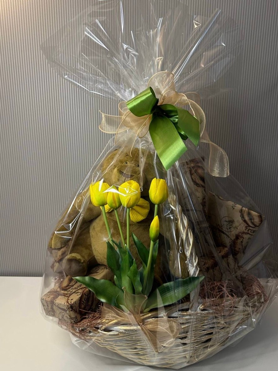 Женская корзина. Студия подарочных наборов «Владия»