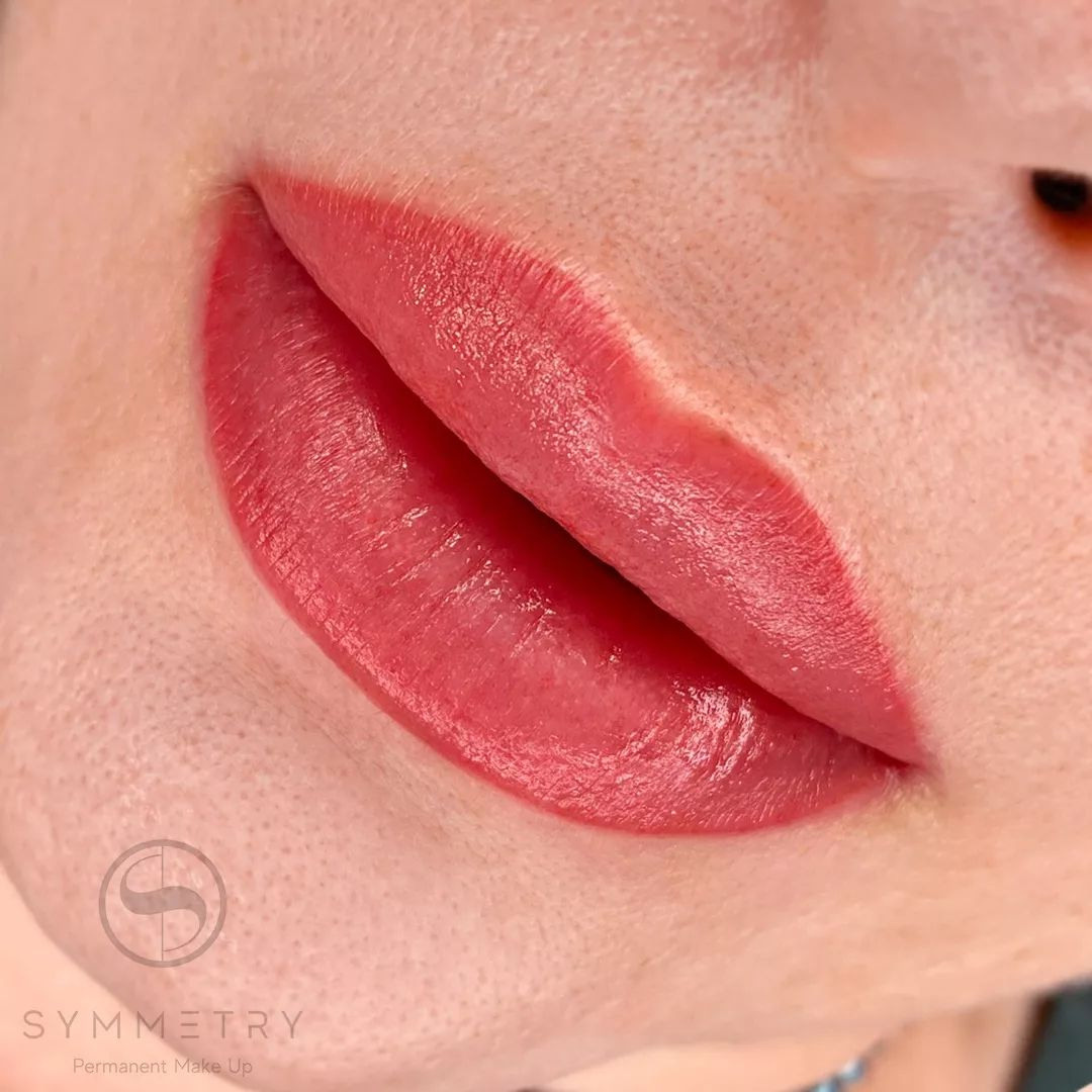 Саша. Студия перманентного макияжа, косметологии и массажа SYMMETRY в Москве, м. Киевская