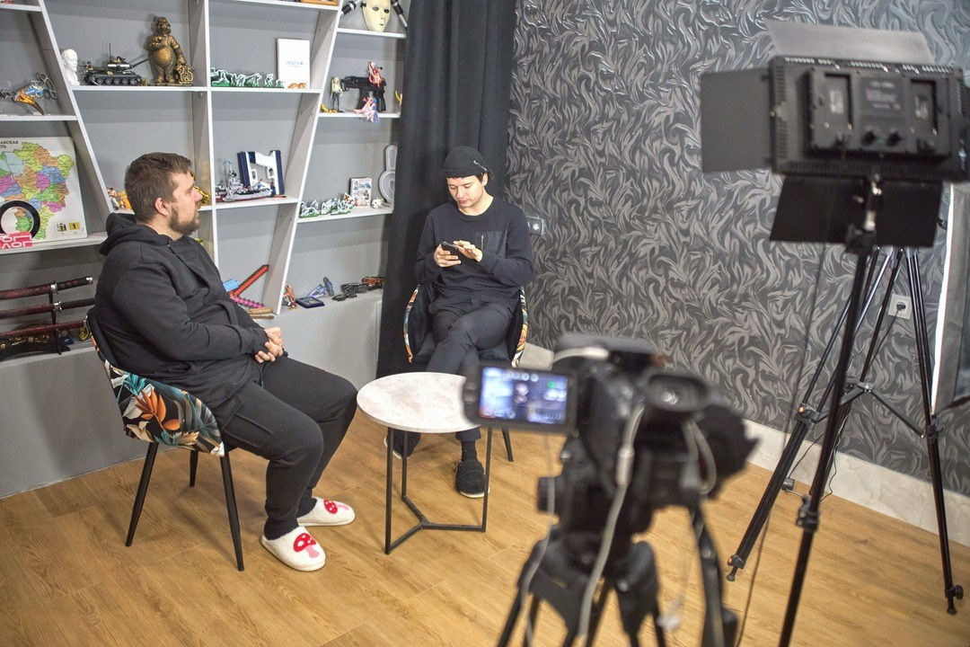 Видеостудия в Ярославле — запись подкастов, съёмка сюжетов | The One. Фото и видеосъёмка в Ярославле | Студия The One — от 2500 ₽/час