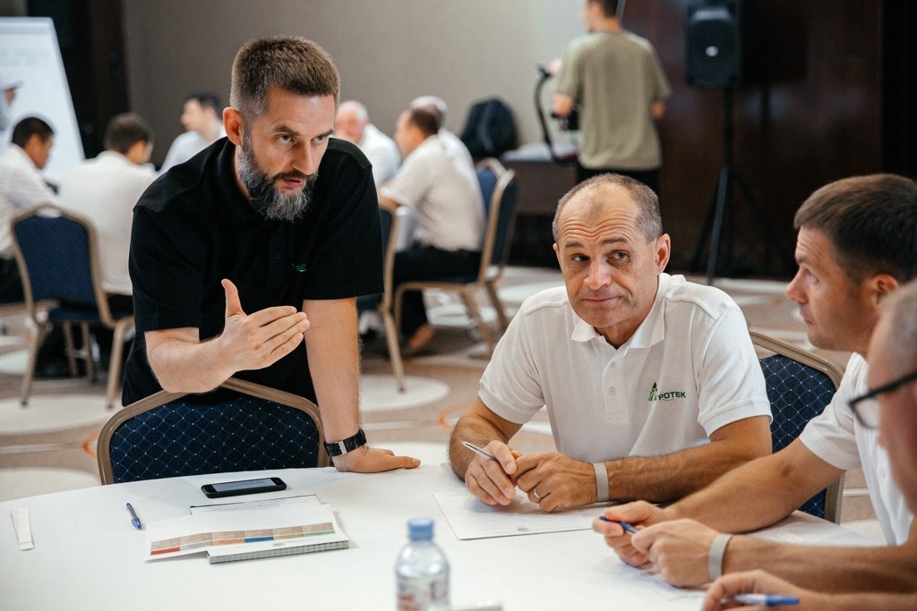 Фотосъёмка конференций, рабочих встреч. Свадебный, репортажный фотограф Дмитрий Макарченко